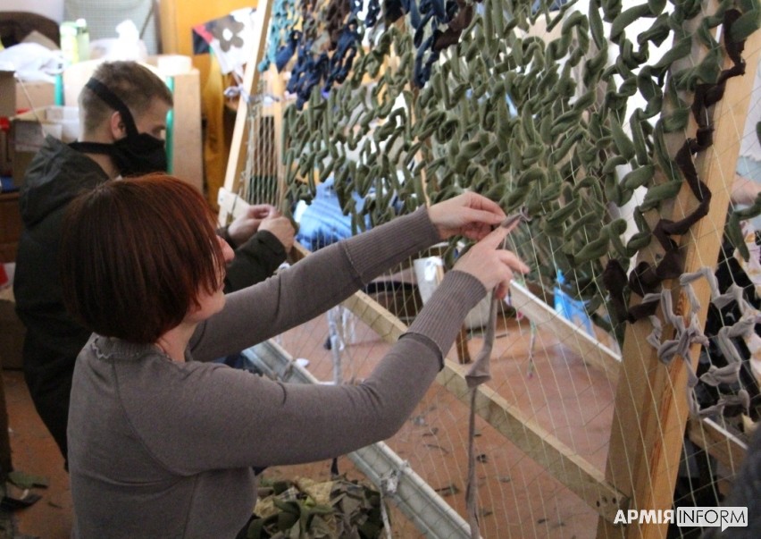 Наші павуки виготовили 100 сіток для 87 обу